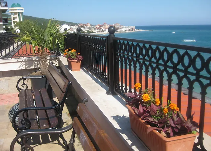 Tiva Del Mar Светий Влас